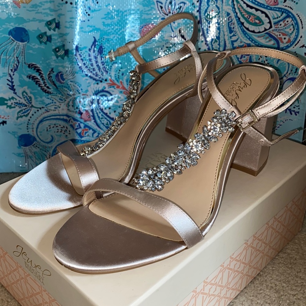 NWT Badgley Mischka Raina Block Heels